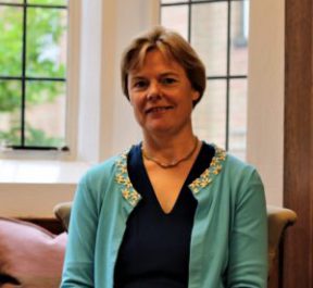 Mrs Kirsty von Malaisé
